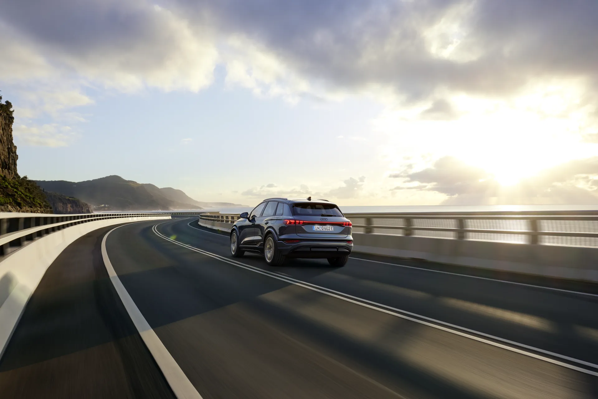 Audi Q6 e-tron - Ảnh 1